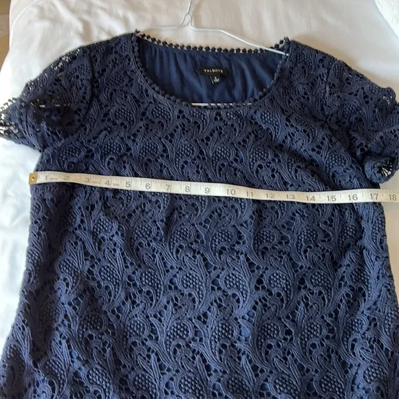 Talbots Lace navy blue blouse. Size 2. A dressy blouse. - Picture 4 of 6
